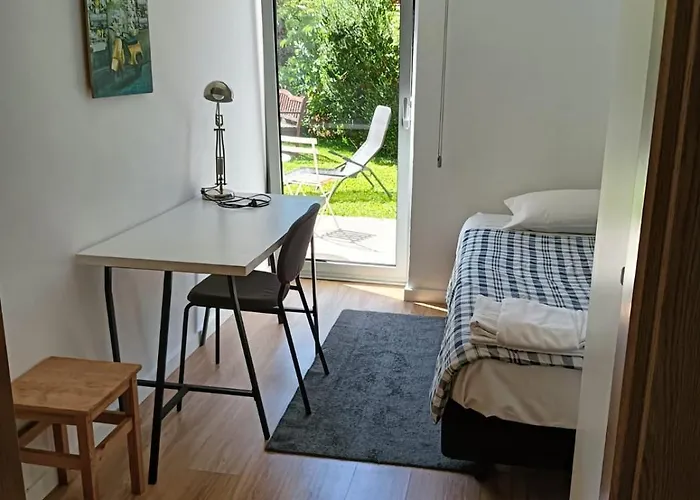 בית הארחה Casa Camelias Garden אבאירו